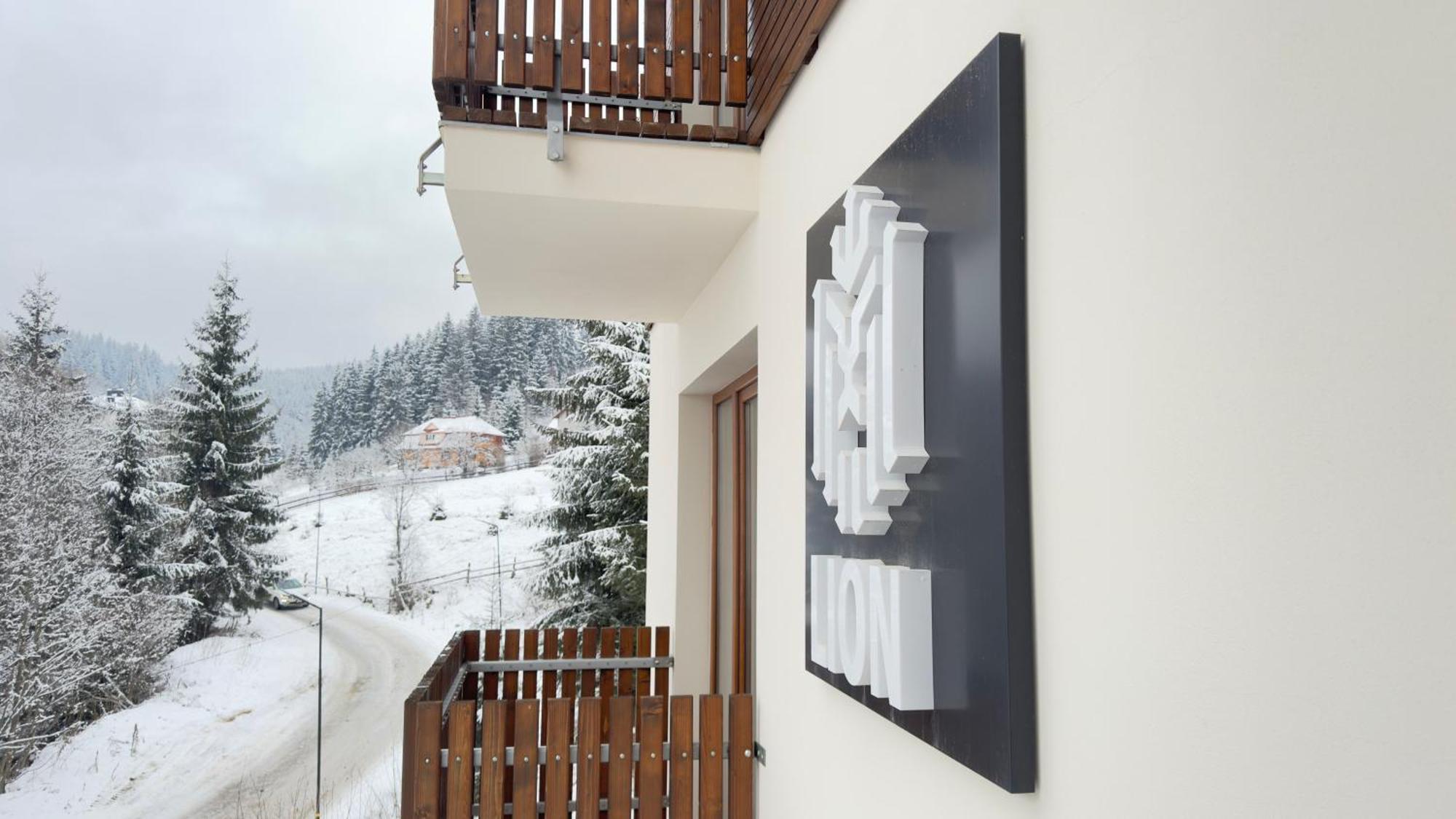 Lion Hotel Bukovel Exterior foto
