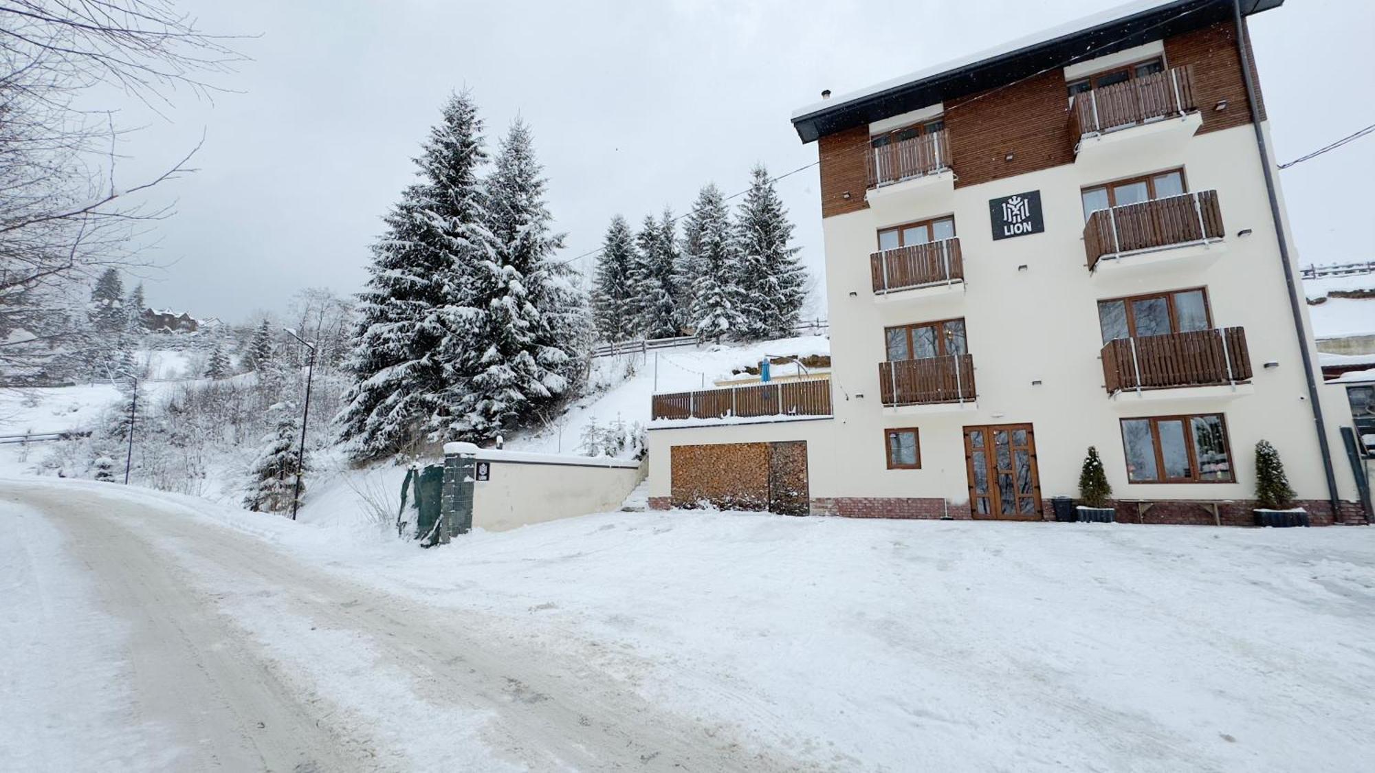 Lion Hotel Bukovel Exterior foto