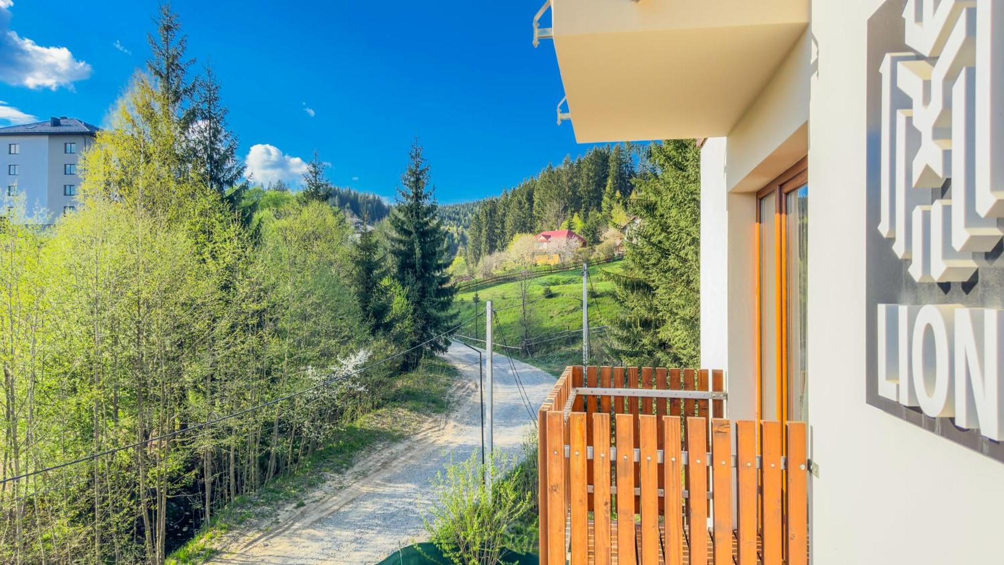 Lion Hotel Bukovel Quarto foto